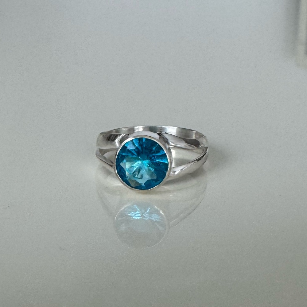 NWOT Sundance Caribbean Sea Pendant, Blue Topaz, Sterling Silver